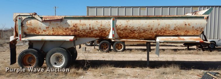 image for item DJ8837 1993 Reliance  end dump trailer