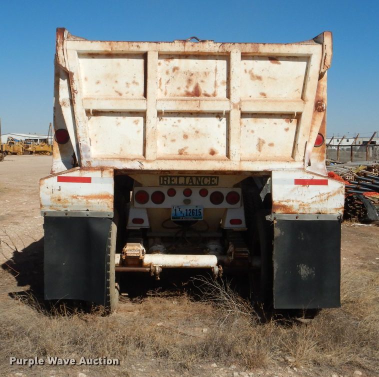 image for item DJ8837 1993 Reliance  end dump trailer