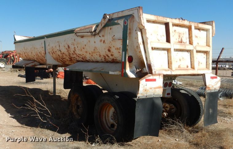image for item DJ8837 1993 Reliance  end dump trailer