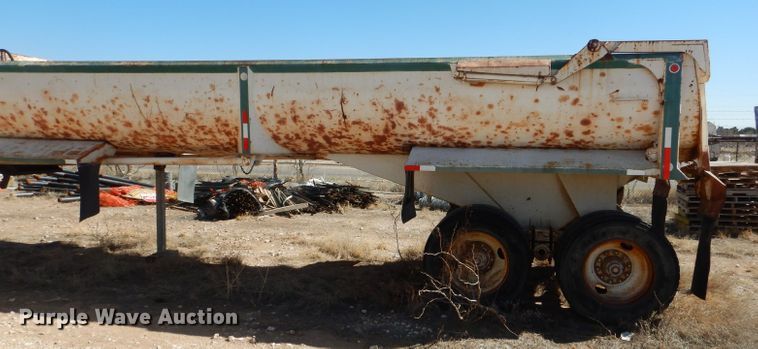 image for item DJ8837 1993 Reliance  end dump trailer