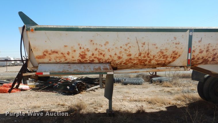 image for item DJ8837 1993 Reliance  end dump trailer