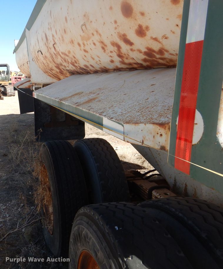 image for item DJ8837 1993 Reliance  end dump trailer