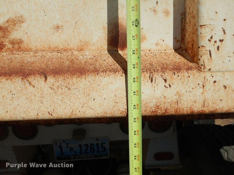 image for item DJ8837 1993 Reliance  end dump trailer