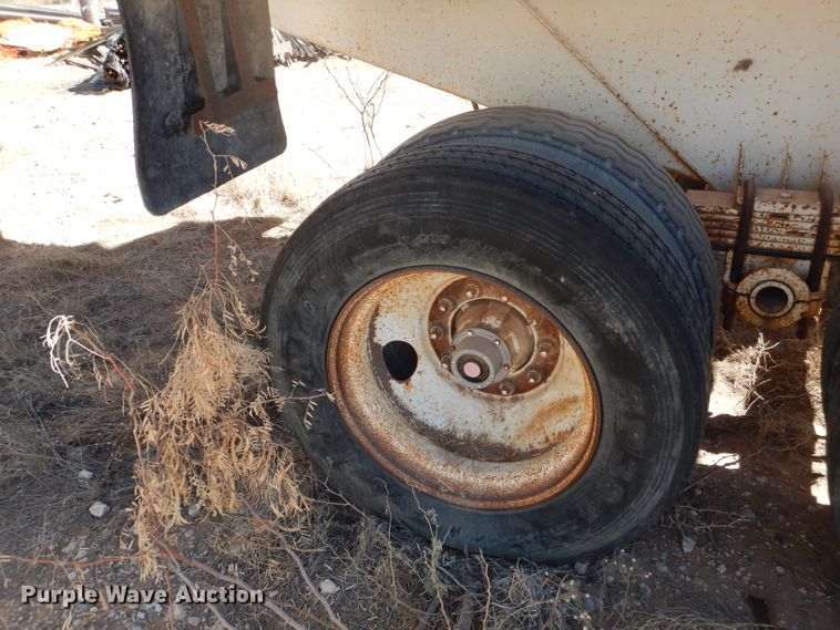 image for item DJ8837 1993 Reliance  end dump trailer