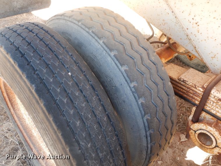 image for item DJ8837 1993 Reliance  end dump trailer