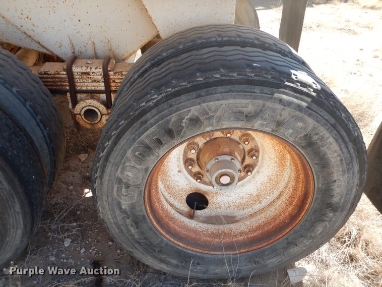 image for item DJ8837 1993 Reliance  end dump trailer