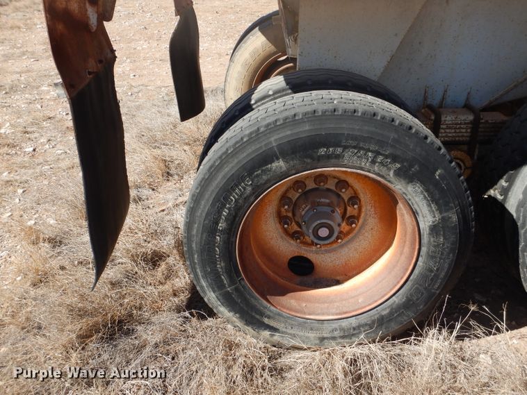 image for item DJ8837 1993 Reliance  end dump trailer