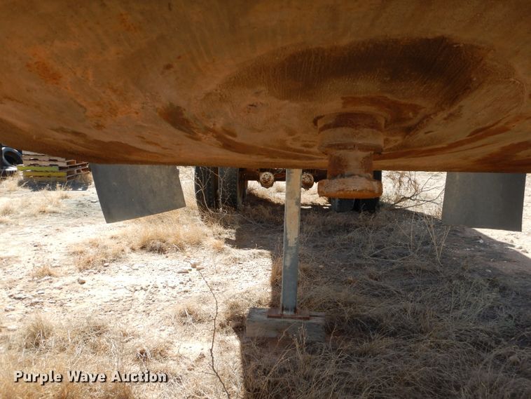 image for item DJ8837 1993 Reliance  end dump trailer