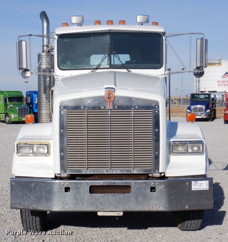 image for item DK8737 1993 Kenworth T800  semi truck