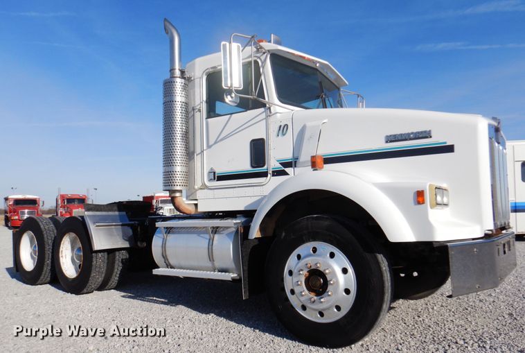 image for item DK8737 1993 Kenworth T800  semi truck