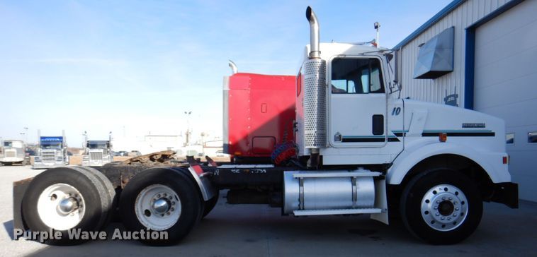 image for item DK8737 1993 Kenworth T800  semi truck