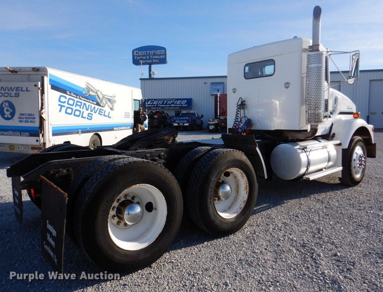 image for item DK8737 1993 Kenworth T800  semi truck