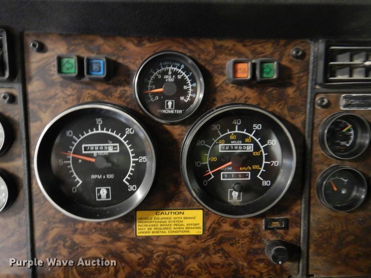 image for item DK8737 1993 Kenworth T800  semi truck