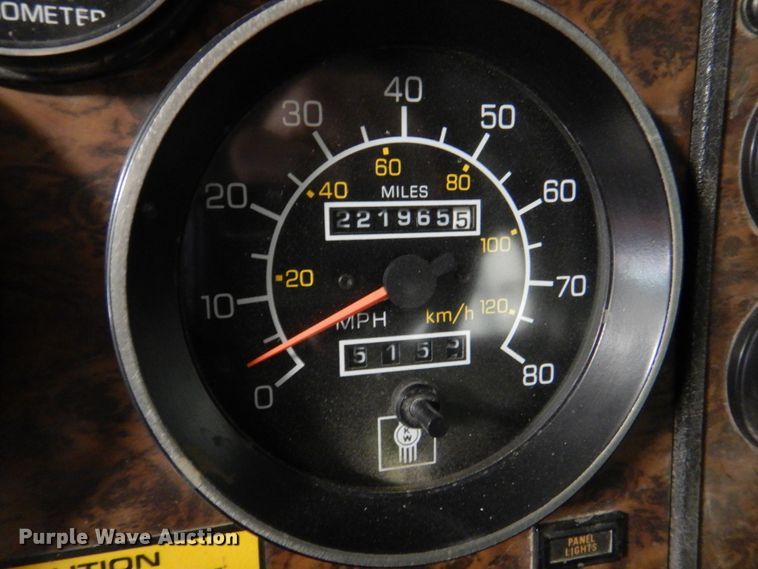 image for item DK8737 1993 Kenworth T800  semi truck