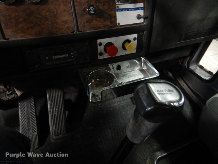 image for item DK8737 1993 Kenworth T800  semi truck