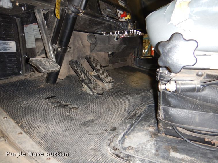 image for item DK8737 1993 Kenworth T800  semi truck