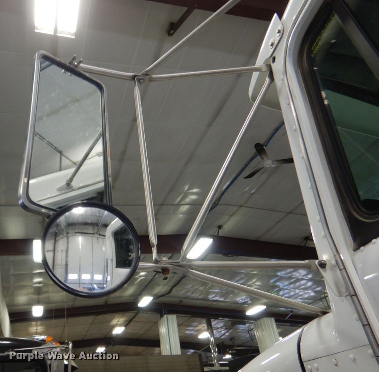 image for item DK8737 1993 Kenworth T800  semi truck