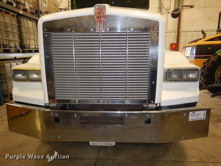 image for item DK8737 1993 Kenworth T800  semi truck