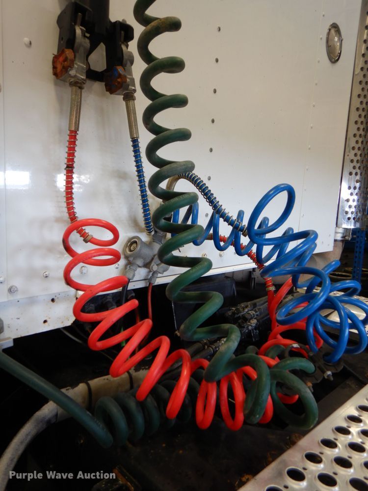 image for item DK8737 1993 Kenworth T800  semi truck