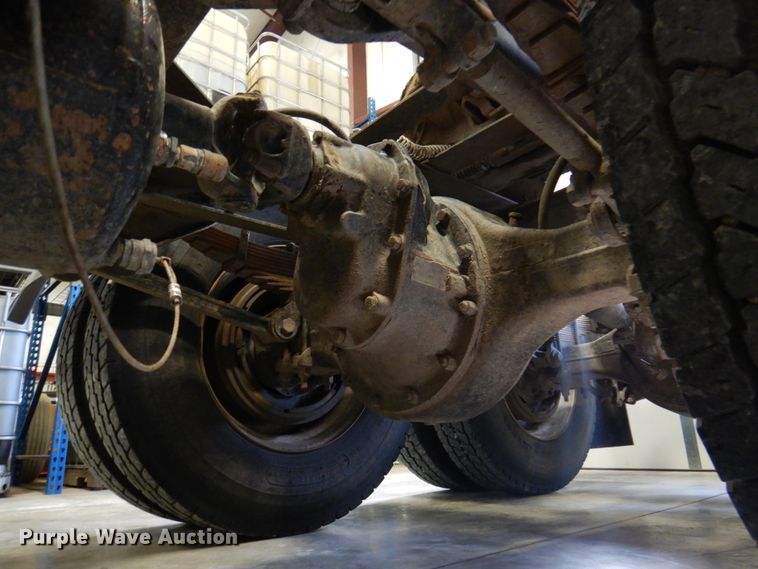 image for item DK8737 1993 Kenworth T800  semi truck