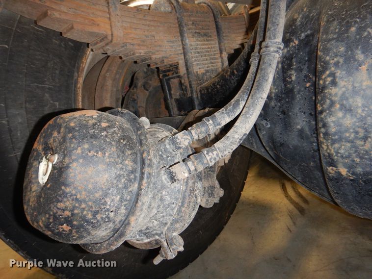 image for item DK8737 1993 Kenworth T800  semi truck