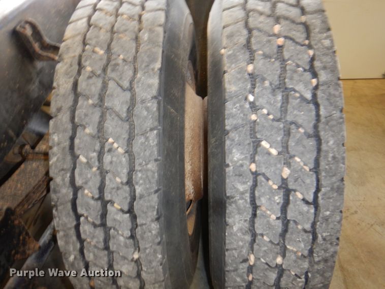 image for item DK8737 1993 Kenworth T800  semi truck