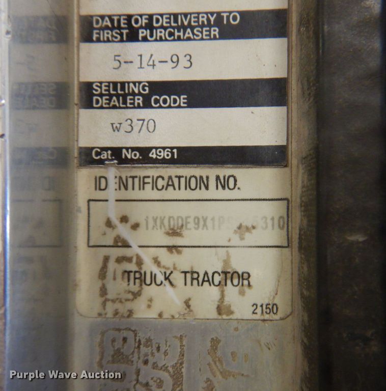 image for item DK8737 1993 Kenworth T800  semi truck