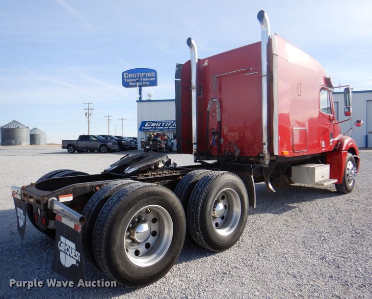 image for item DK8738 2006 Freightliner Columbia  semi truck