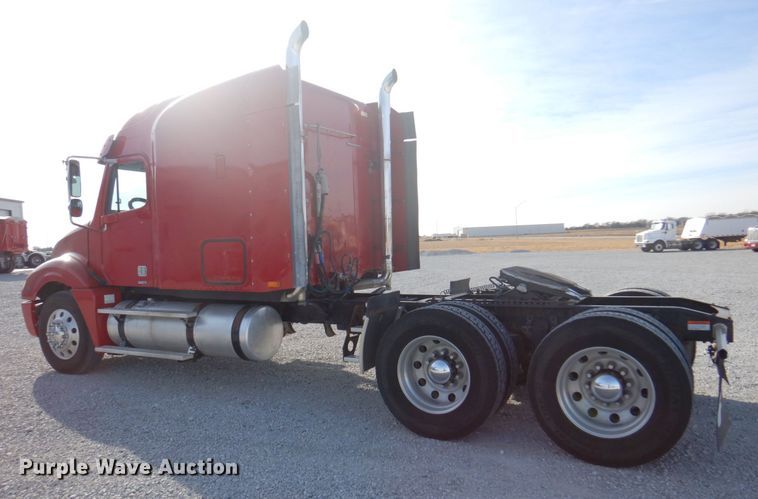 image for item DK8738 2006 Freightliner Columbia  semi truck