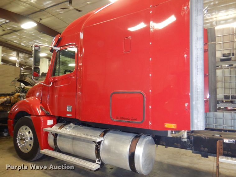 image for item DK8738 2006 Freightliner Columbia  semi truck