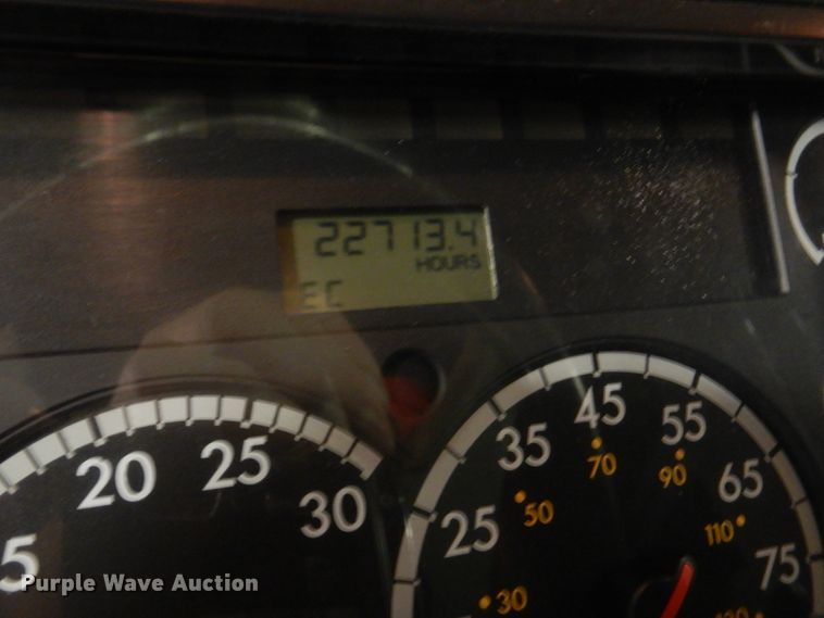 image for item DK8738 2006 Freightliner Columbia  semi truck