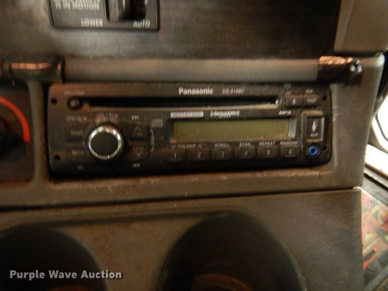 image for item DK8738 2006 Freightliner Columbia  semi truck