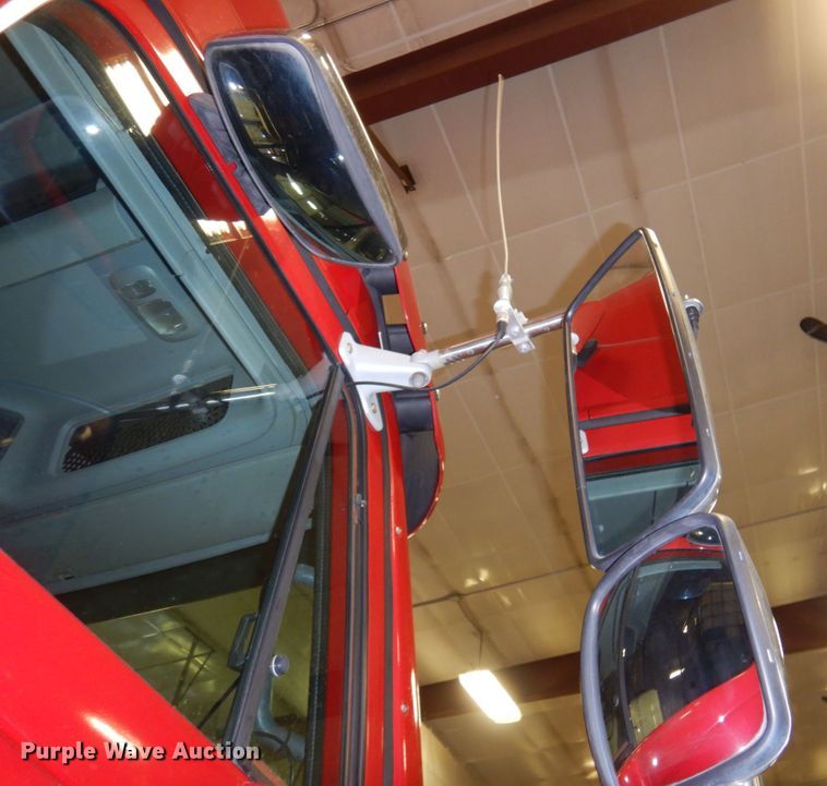 image for item DK8738 2006 Freightliner Columbia  semi truck