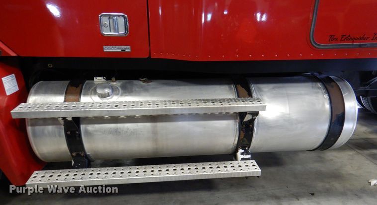 image for item DK8738 2006 Freightliner Columbia  semi truck