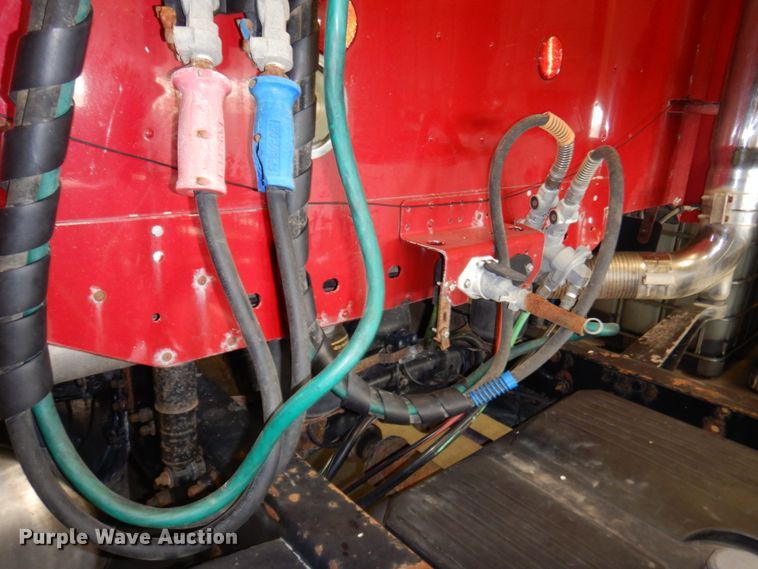 image for item DK8738 2006 Freightliner Columbia  semi truck