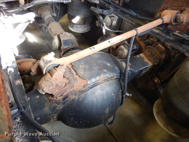 image for item DK8738 2006 Freightliner Columbia  semi truck