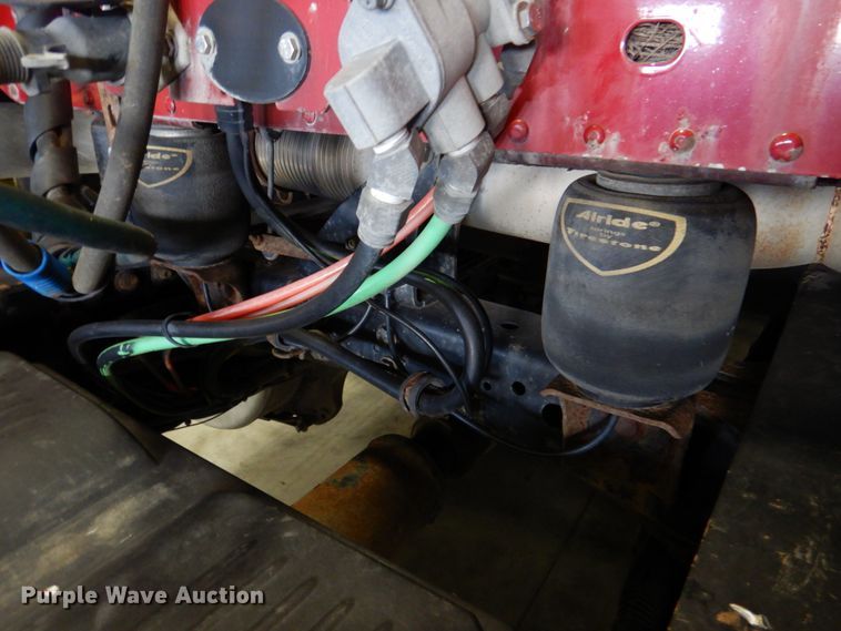 image for item DK8738 2006 Freightliner Columbia  semi truck