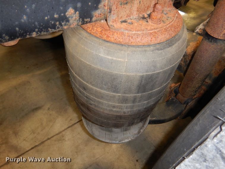 image for item DK8738 2006 Freightliner Columbia  semi truck