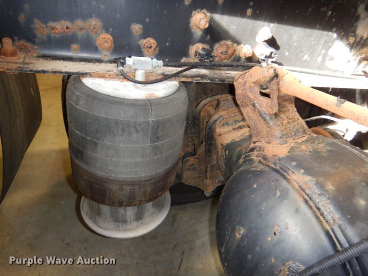 image for item DK8738 2006 Freightliner Columbia  semi truck