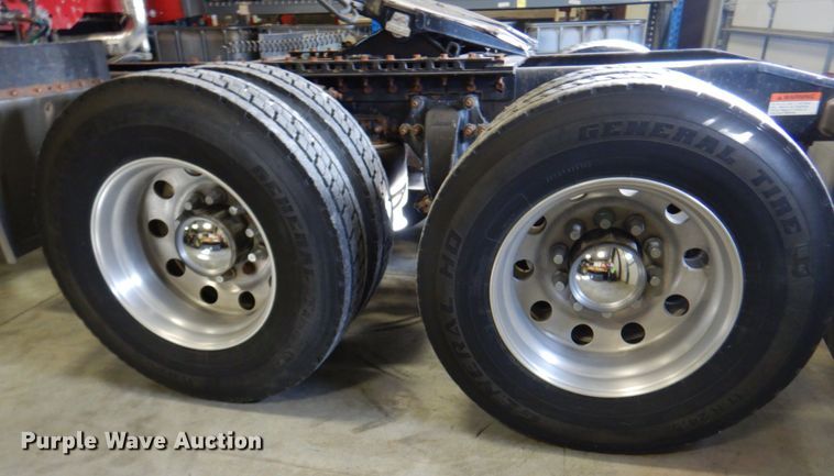 image for item DK8738 2006 Freightliner Columbia  semi truck