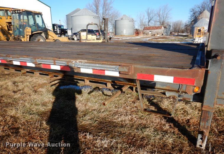 image for item DL5913 2008 Friesen GN-40-H  equipment trailer