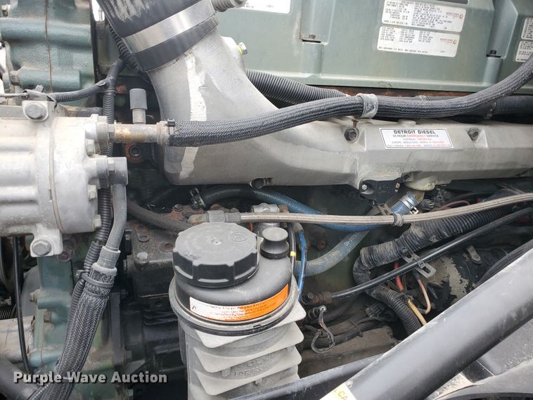 image for item DM4459 2000 Volvo VNL  semi truck