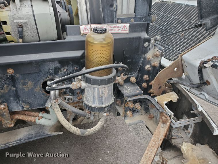 image for item DM4459 2000 Volvo VNL  semi truck