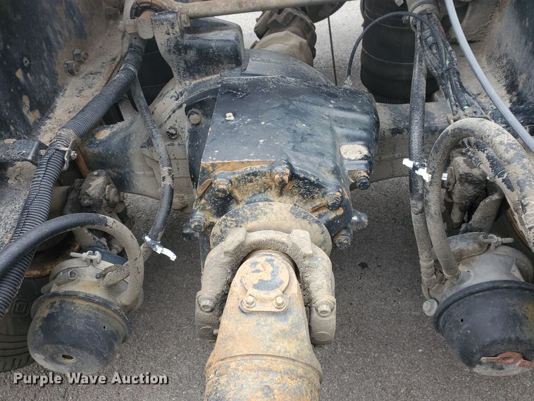 image for item DM4459 2000 Volvo VNL  semi truck