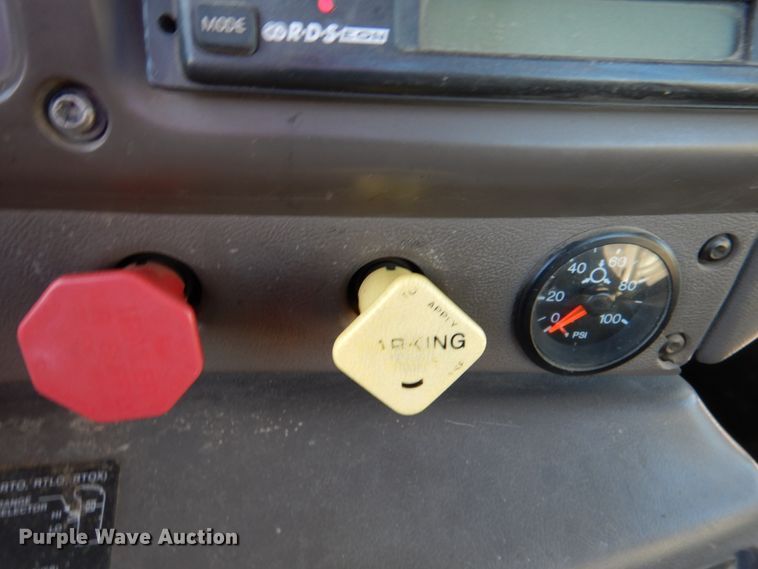 image for item DN2526 2006 Mack CXN613  semi truck