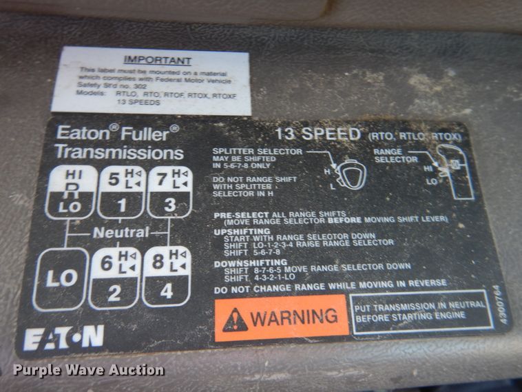 image for item DN2526 2006 Mack CXN613  semi truck