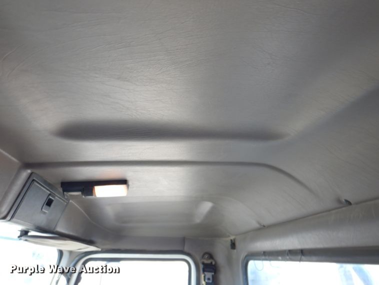 image for item DN2526 2006 Mack CXN613  semi truck