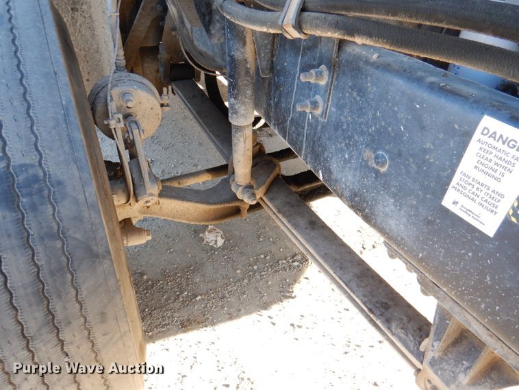 image for item DN2526 2006 Mack CXN613  semi truck