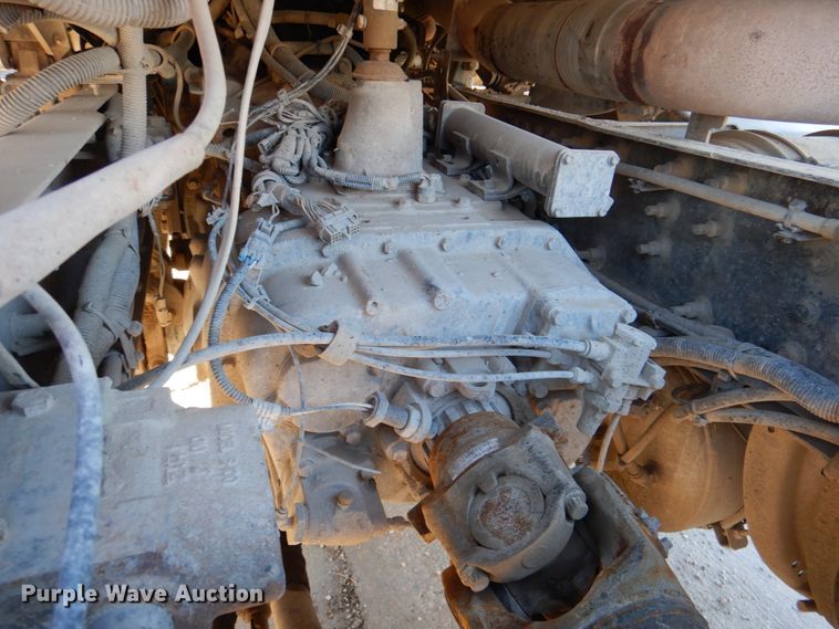 image for item DN2526 2006 Mack CXN613  semi truck