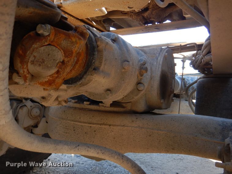 image for item DN2526 2006 Mack CXN613  semi truck